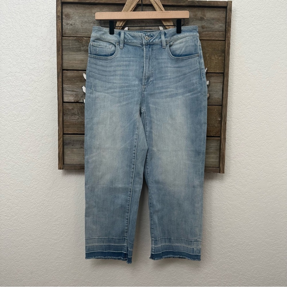 Chico’s High Rise Straight leg crop raw hem stretch denim jeans size 8‎ NWT